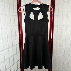 GUESS Fit & Flare A Line Cutout Mini Cocktail Party Date Little Black Dress M